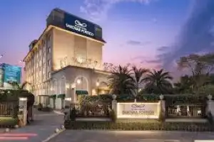Nidhivan Sarovar Portico
